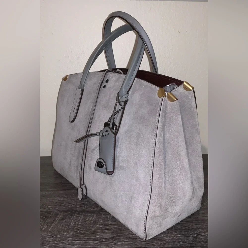 Coach Cooper - Picture 4 of 4